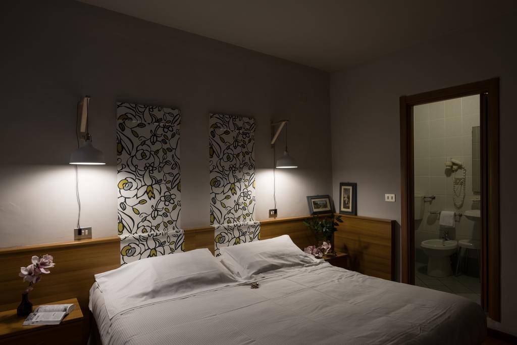 Hotel Colomba Florens Exteriör bild