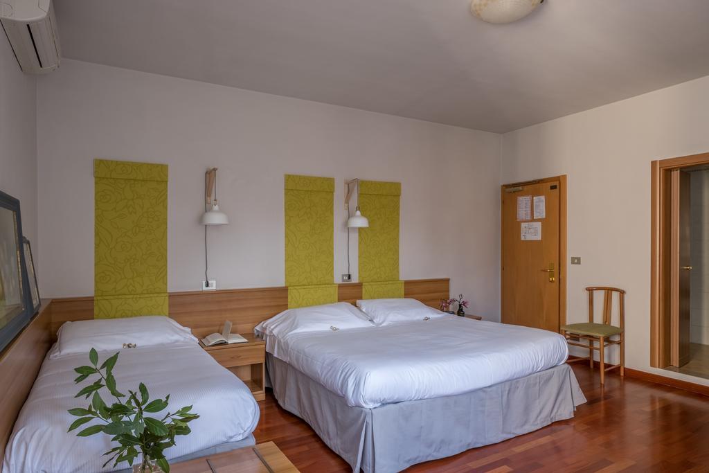 Hotel Colomba Florens Exteriör bild
