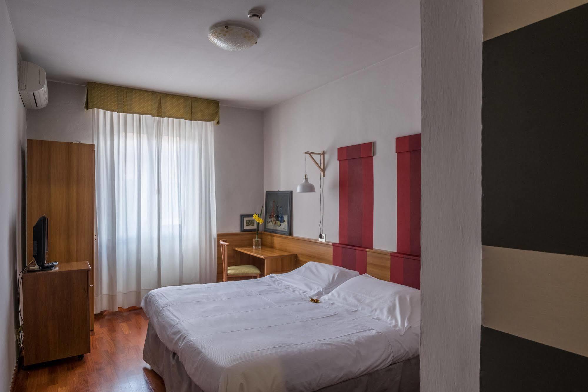 Hotel Colomba Florens Exteriör bild