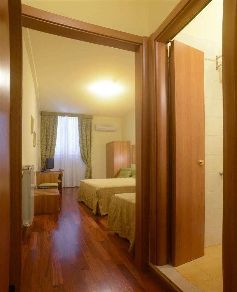 Hotel Colomba Florens Exteriör bild